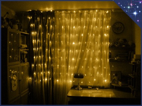 Гирлянда штора матовая, белый провод1,5х1,5 теплый свет