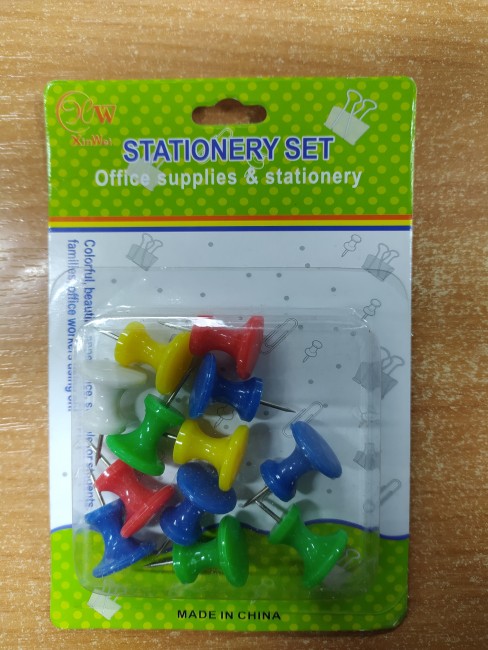 Набор кнопок цветные  на блистаре 12/1