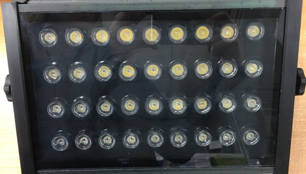 Прожектор светодиодный черный 36.х1W 100-240V 50/60Hz 2700k 41*24*18см /4/