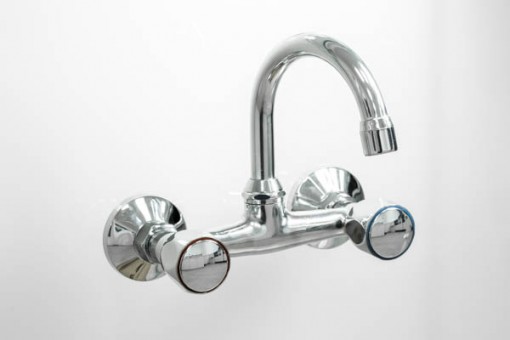 Смеситель для кухни настенный DK-2804 DK-117A  крест излив елочка упаковка 2 шт цена за 1шт