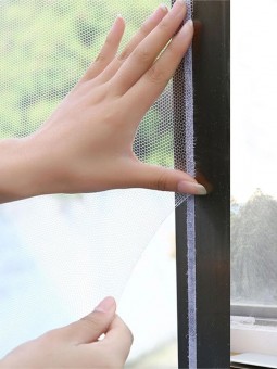 Сетка антимоск. на окна самоклеющая  150*130см