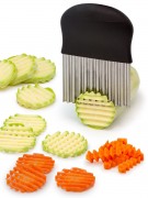 Нож гафрированный HOME с пласткиковой ручкой С-1501/240/ Нож гафрированный HOME с пласткиковой ручкой С-1501/240/