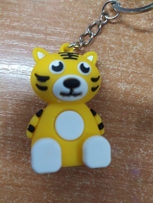 Брелок "Тигр"  резиновый желтый  2949-7 /12/