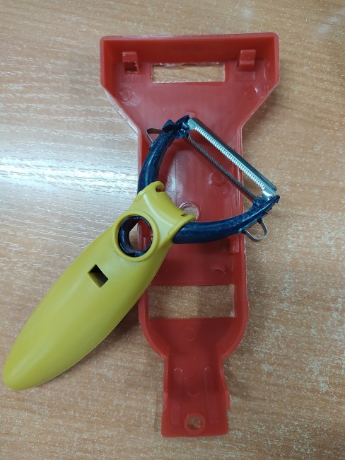 Овощечистка для декора пластиковая  на подставке