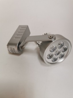 Прожектор светодиодный насткнный поворотный  7Х1W LED-TR1J74WW 100-240V 50/60Hz 2700K